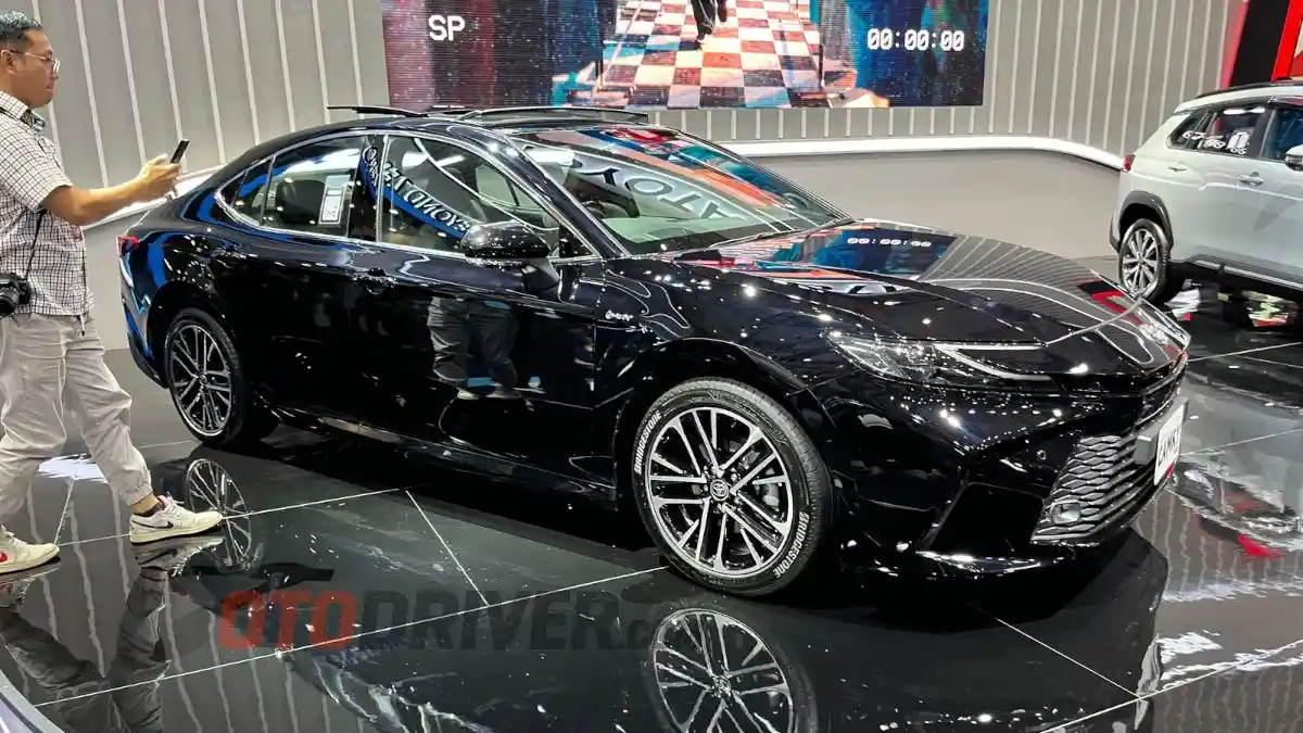 Foto - Toyota All New Camry dan New Corolla Cross resmi diluncurkan di Indonesia